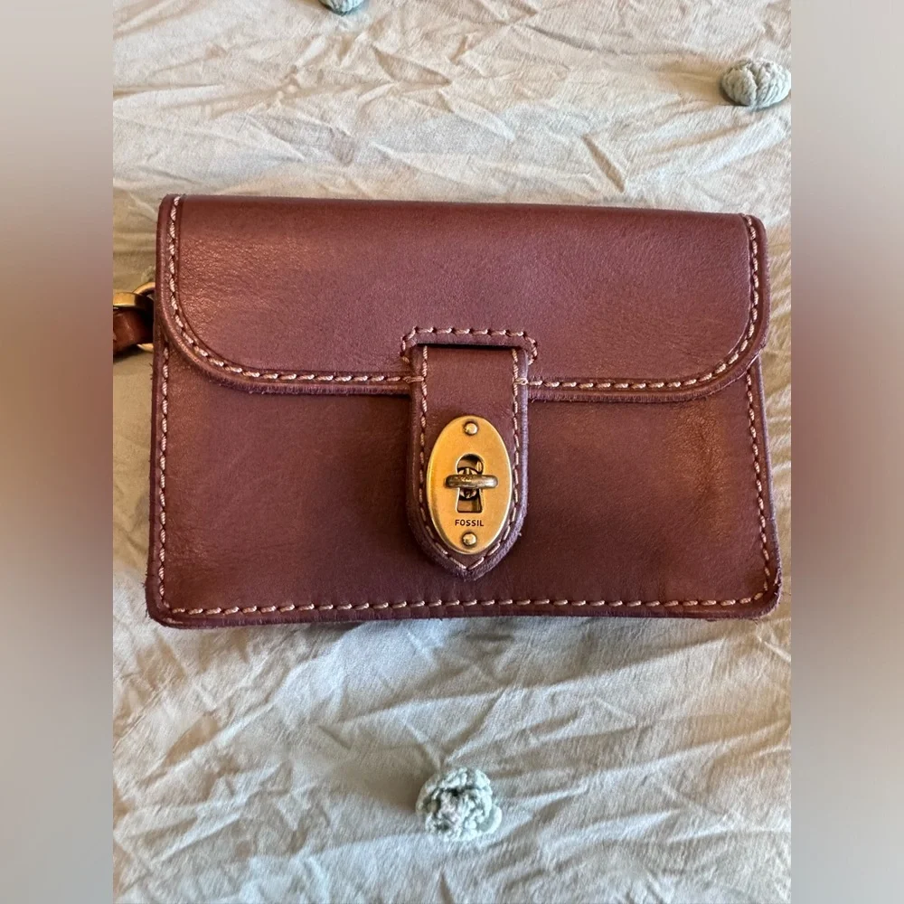 Vintage brown leather Fossil wristlet, EUC, amazing quality and style - Picture 1 of 4